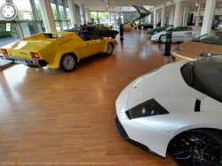 museo lamborghini street view immagini panoramiche auto google maps